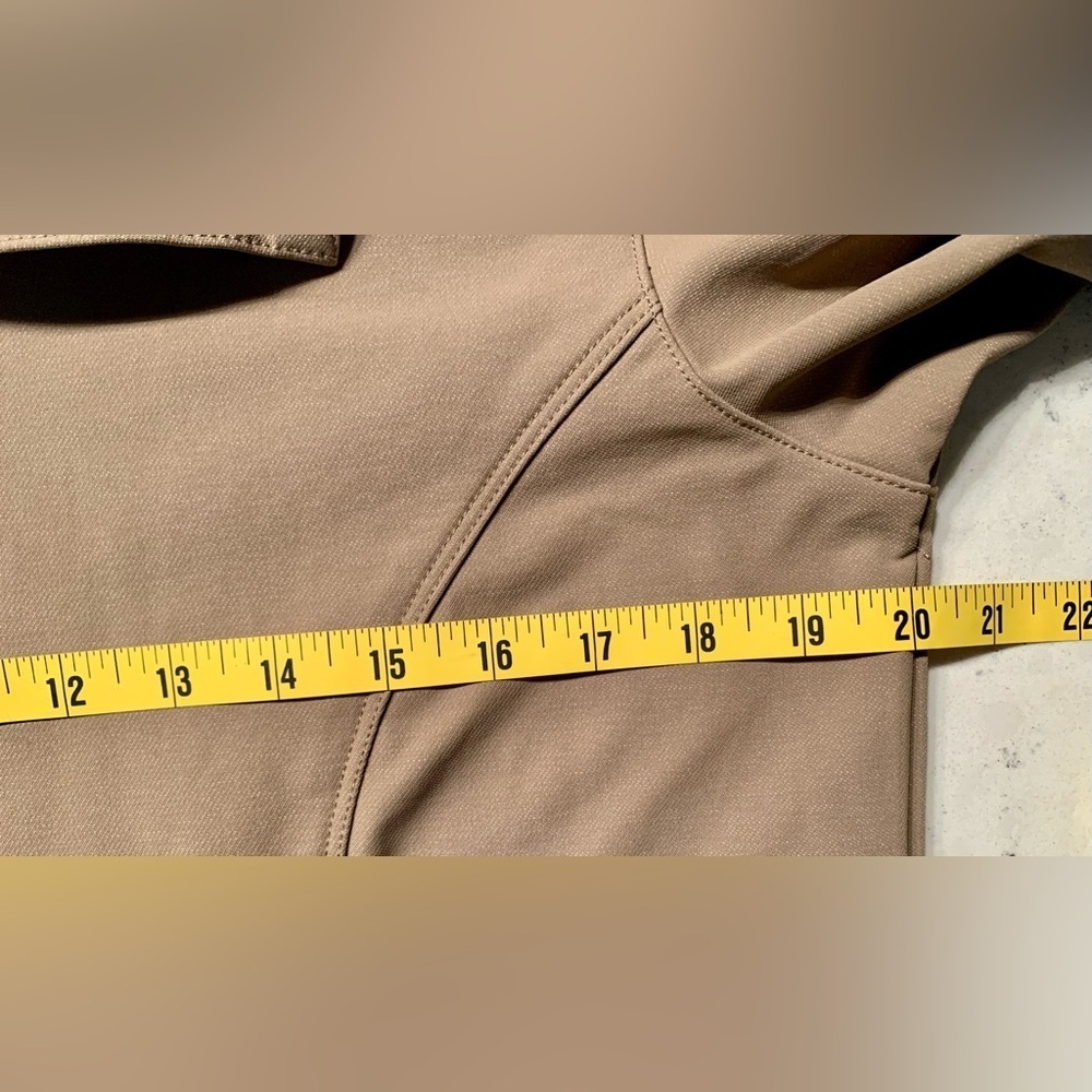Kerrits Women's Waterproof Utility Jacket in Tan- SZ S - Picture 5 of 7